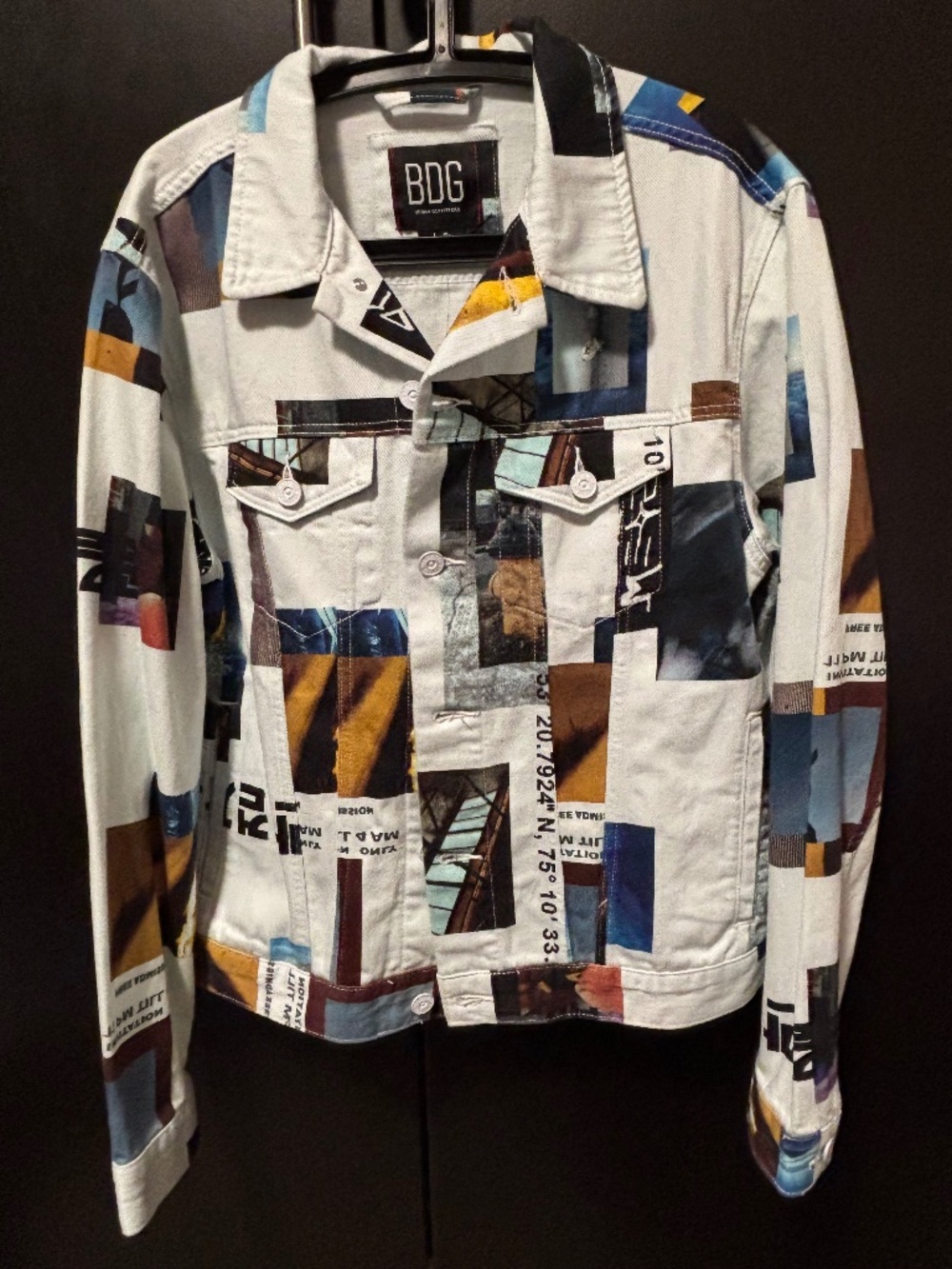 Urban Outfitters BDG Men’s “Pictures” Patterned Denim Jacket - Picture 2 of 6
